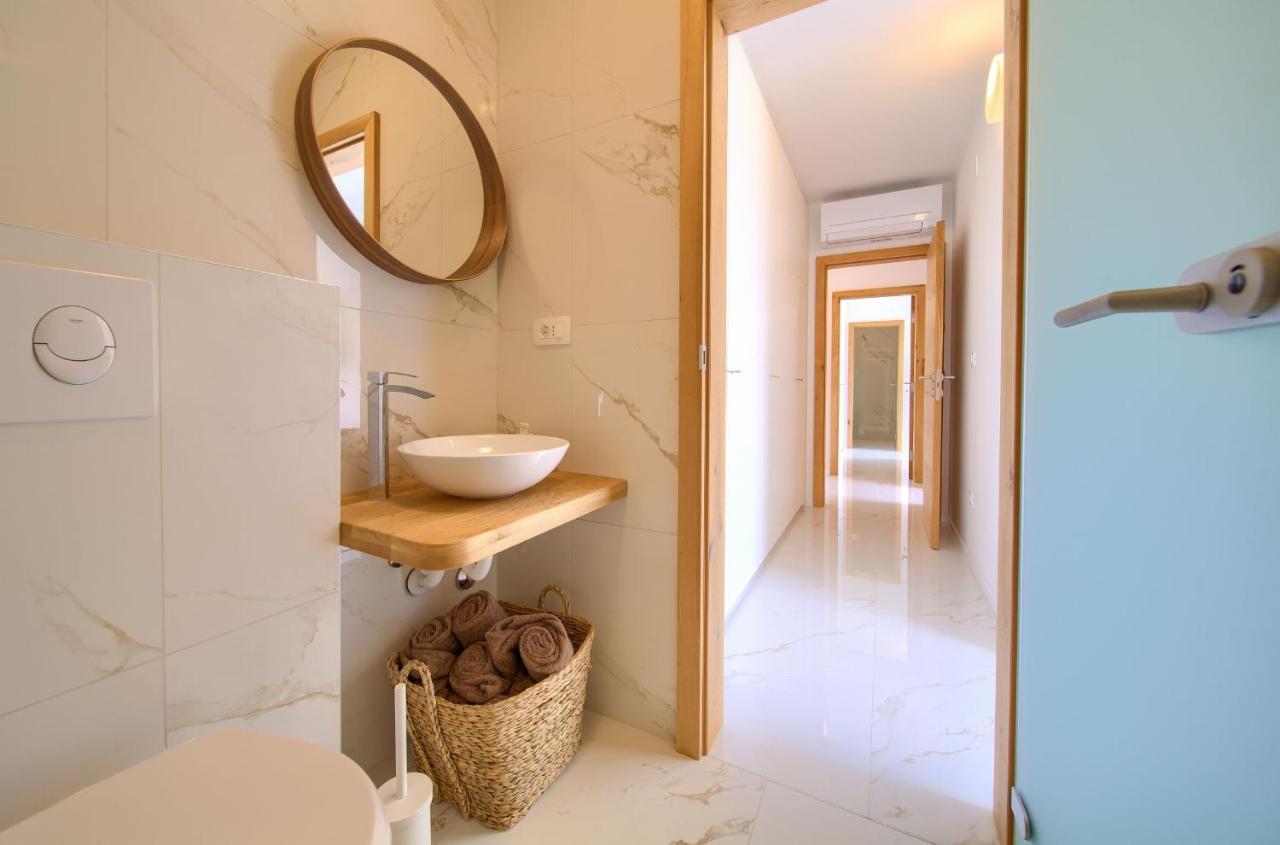 Villa Rossa Zupanje ภายนอก รูปภาพ